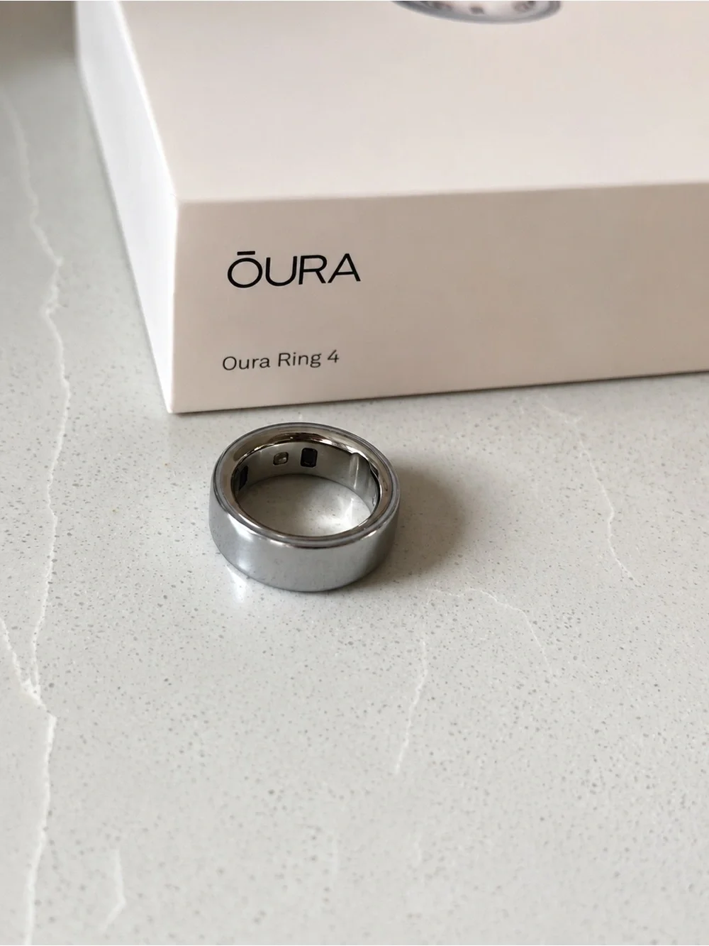 Oura Ring 4 Polished Silver Smart Ring
